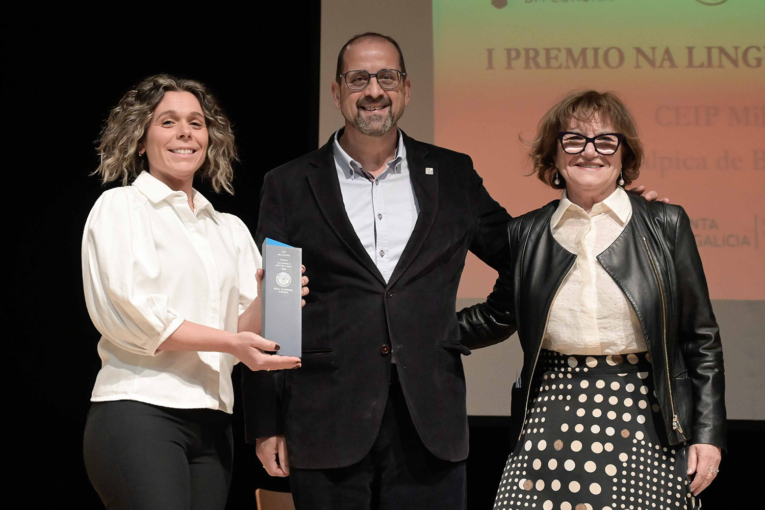 O CEIP Milladoiro de Malpica recibe o I Premio Na lingua que eu falo do proxecto Primavera das Letras